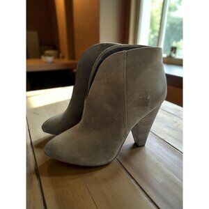 VINCE CAMUTO Gray Leather Ankle Boots Size 8W